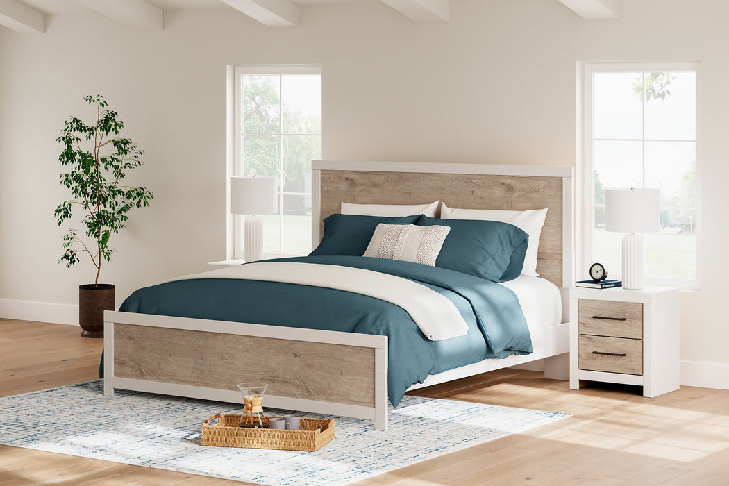 Charbitt  Panel Bed