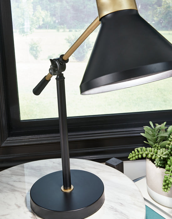 Garville Metal Desk Lamp (1/CN)